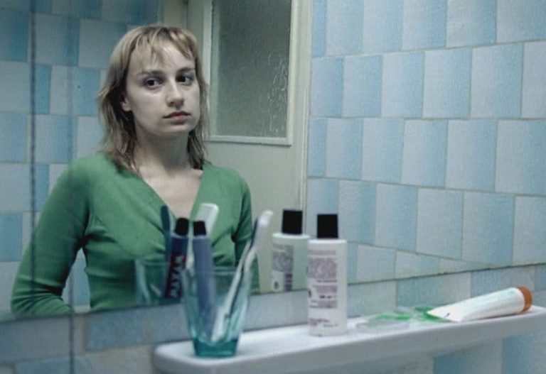 Romanian New Wave - 4 Months, 3 Weeks and 2 Days (2007) by Cristian Mungiu