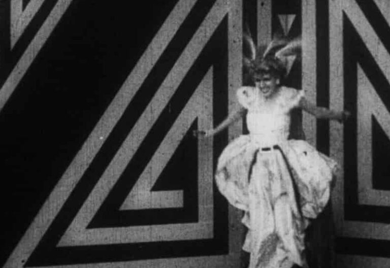 Italian Futurism In Cinema - Thais (1917) by Anton Giulio Bragaglia