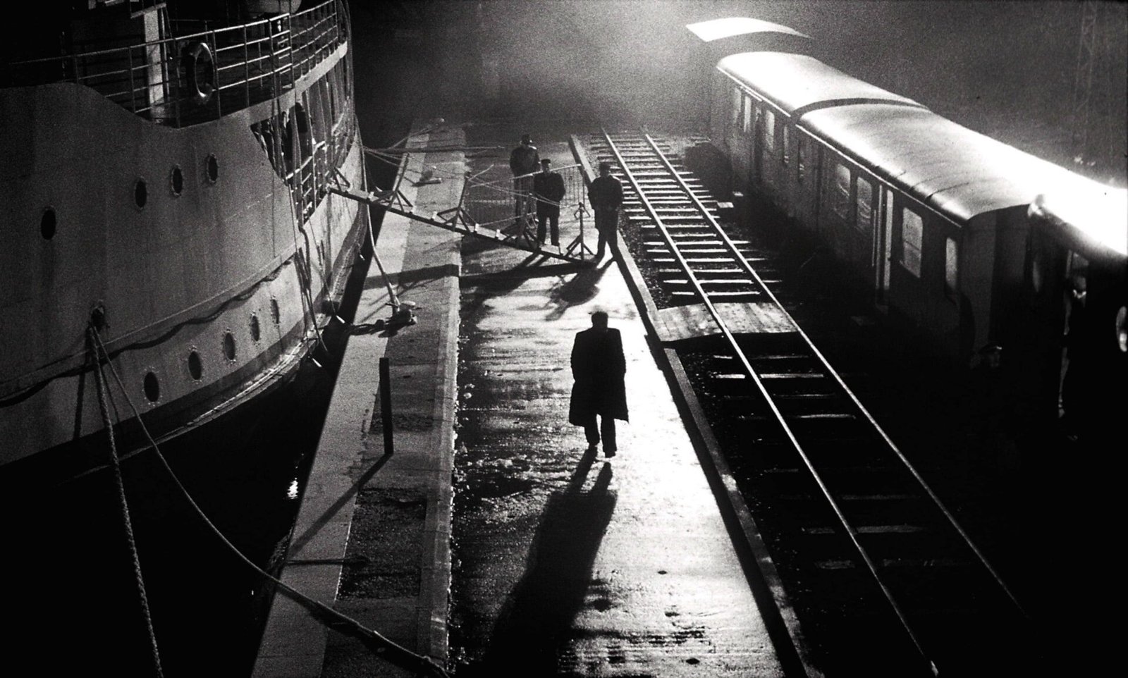 A Beginner's Guide To Film Noir | History & Characteristics