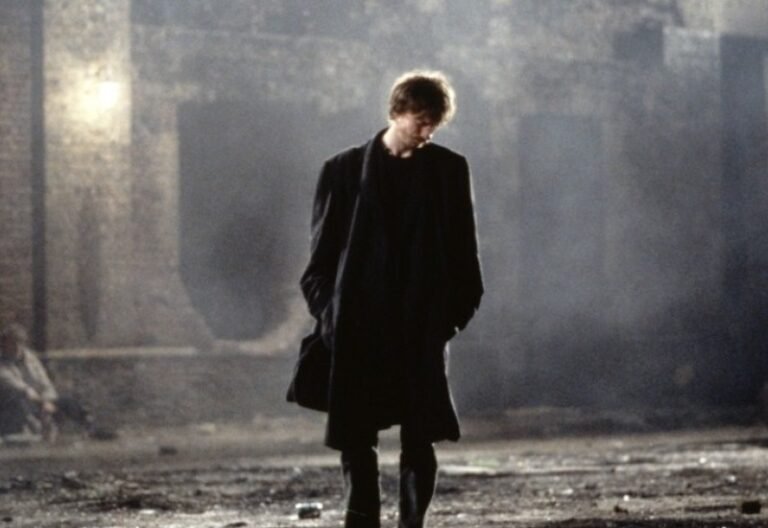Naked Review (1993) by Mike Leigh - Main