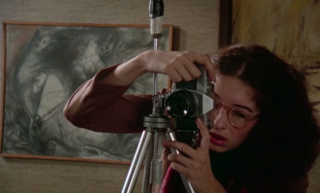 Girlfriends Review (1978) by Claudia Weill